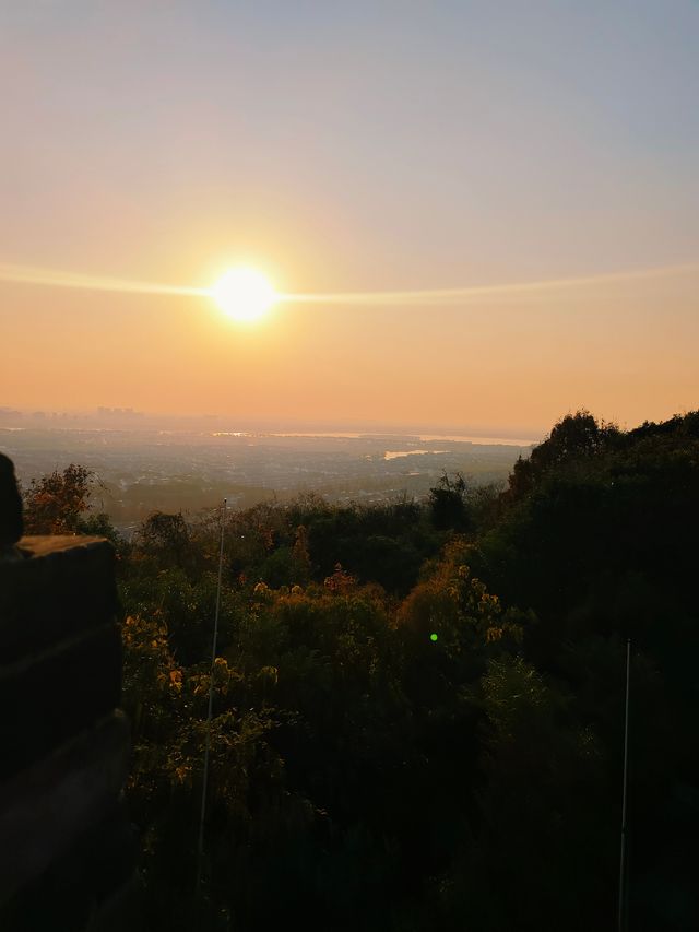 常熟虞山古城牆|漫步城牆邂逅絕美日落!私藏秋日神仙機位 常熟虞山古城牆|漫步城牆邂逅絕美日落!私藏秋日神仙機位