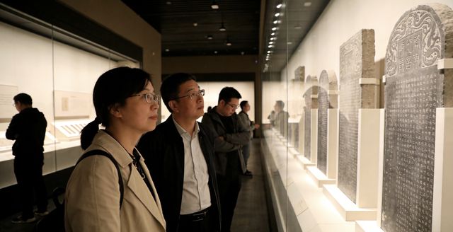 冬天充滿了冰雪的魅力和濃厚的歷史文化氛圍