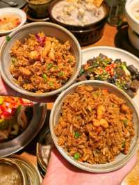 幸福就是！跟好友逛街吃到喜歡的餐廳～