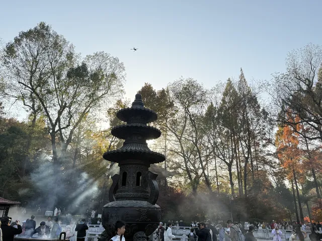 棲霞山的楓葉，是秋天寫給南京的情書