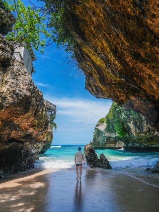 A one-day trip guide to Uluwatu, Bali – the aftereffects are even stronger than heartbreak.