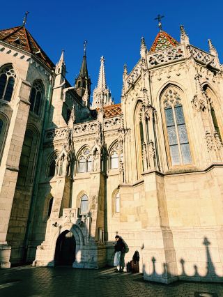 Enjoying Fisherman's Bastion alone in the early morning—the most romantic moment in Budapest is all mine!