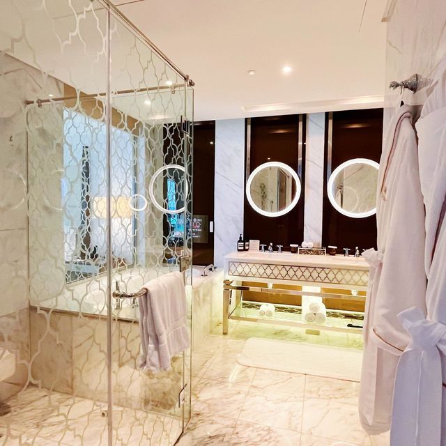 CNY Stay of Waldorf Astoria