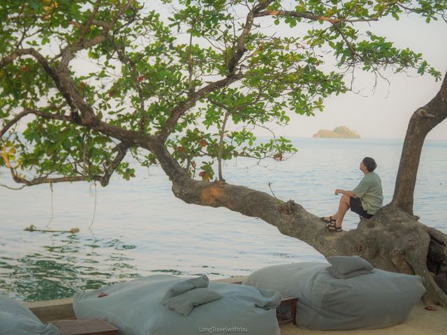 ทะเลสวย หาดใสในวันหยุดกับเอวาเกาะช้าง