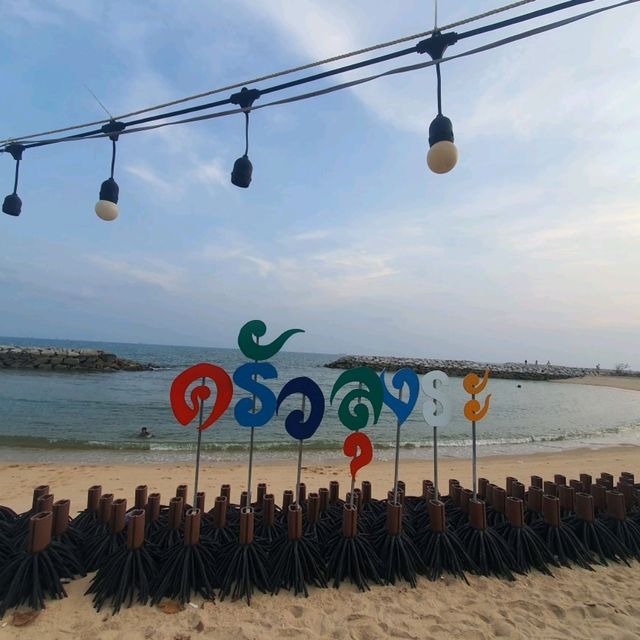ครัวลุงระ ร้านเด็ดริมหาดแสงจันทร์ ระยอง