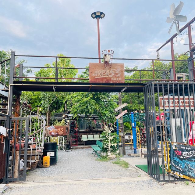 Area 53 ร้านวินเทจริมคลอง