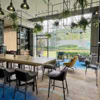 เดินทางสะดวก พักที่ Holiday Inn & Suites Sriracha