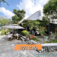Scenic Senibong Cove 321 Cafe