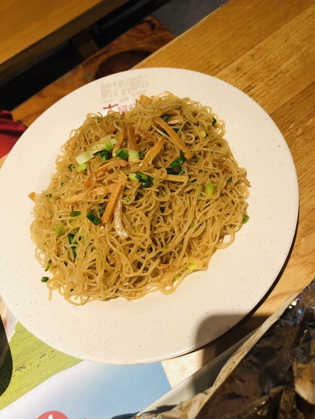 「平價串燒，會展中心站附近的木屋燒烤」