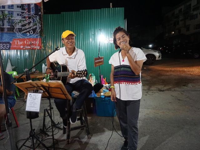 กาดกองต้า ถนนคนเดินลำปาง