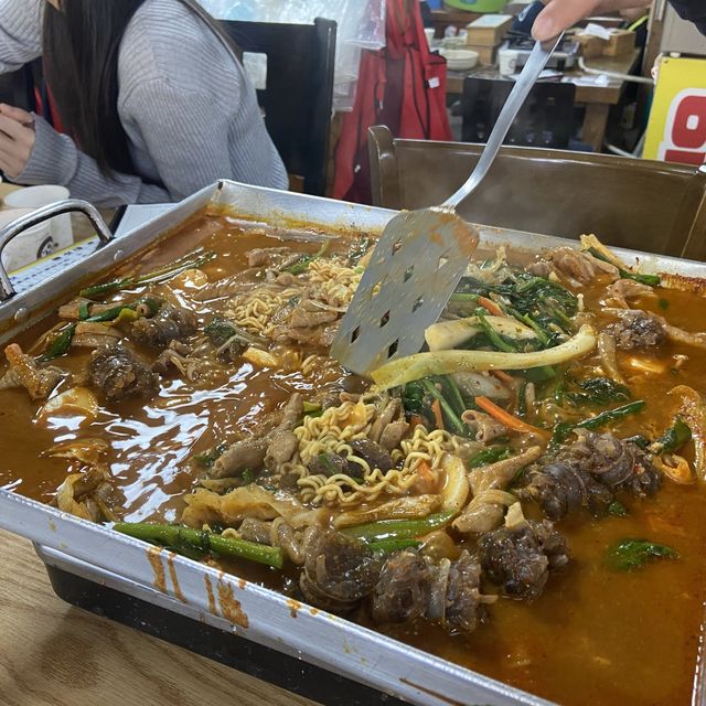 지동시장 원조엄마네 내 최애 순대볶음집 ❤️❤️ | 트립닷컴 수원 지동시장 원조엄마네 내 최애 순대볶음집 ❤️❤️ | 트립닷컴 수원 