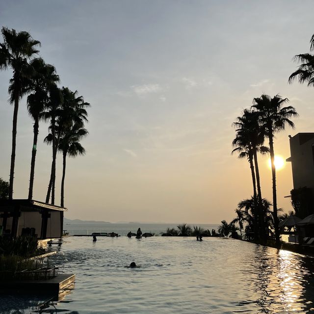 โรงแรมพัทยาติดทะเลวิวสวย! Cape Dara Resort Pattaya