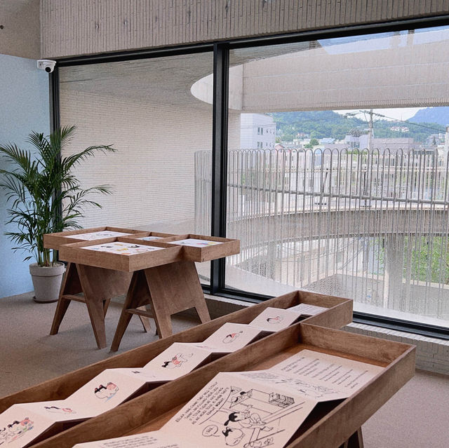 폭염으로 지치셨나요 ☀️ 시원한 전시회 데이트 어떠세요?