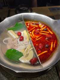 湊湊火鍋｜🌶️任食台式麻辣鴨血豆腐