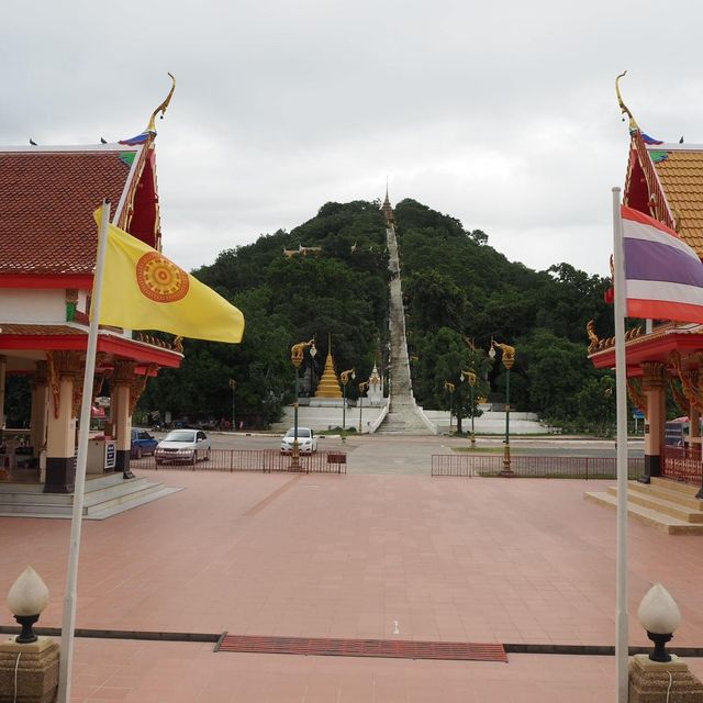 หนาวนี้ที่ อุทัยธานี ทำบุญไหว้พระวัดสังกัสรัตนคีรี