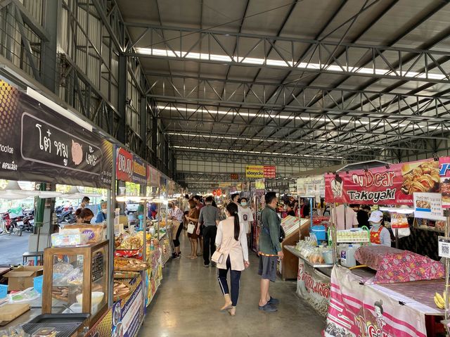 เดินตลาดนัดบุญอนันต์ ตลาดเย็นสงประภา ดอนเมือง