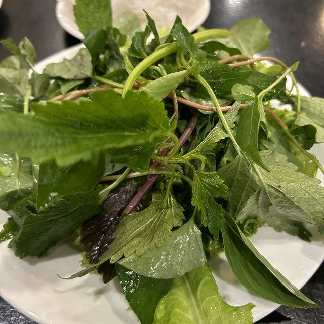 胡志明市的正宗河內烤肉片