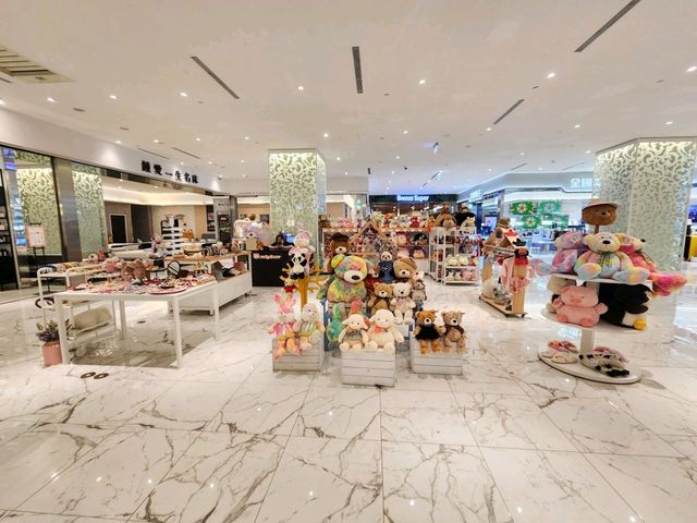 【台北】微風南山：建築外觀獨特的購物商場