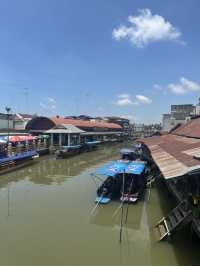 ตลาดน้ำอัมพวา