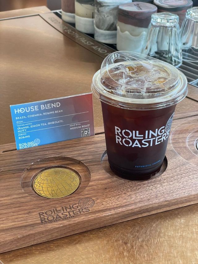 คาเฟ่เปิดใหม่เอกมัย Rolling Roasters Coffee