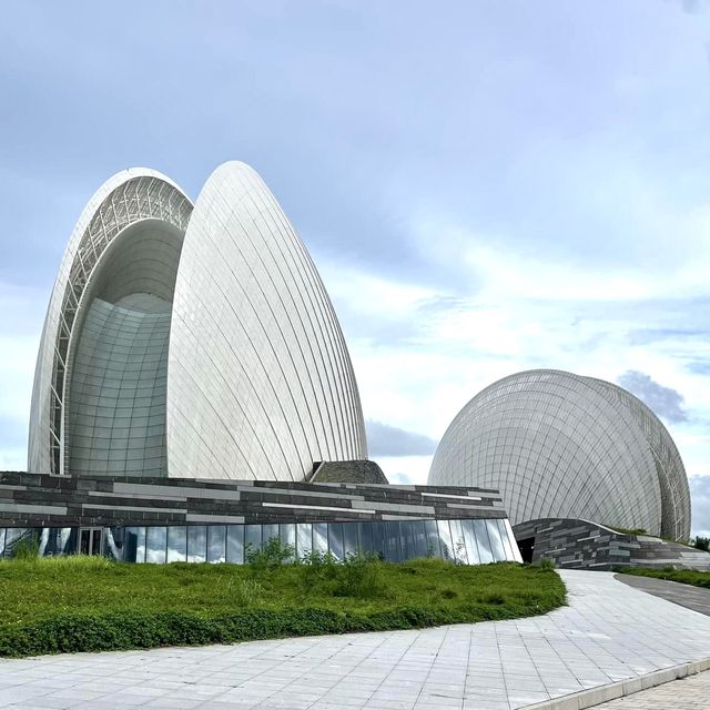 珠海大劇院-日月貝殼形狀的珠海地標建築