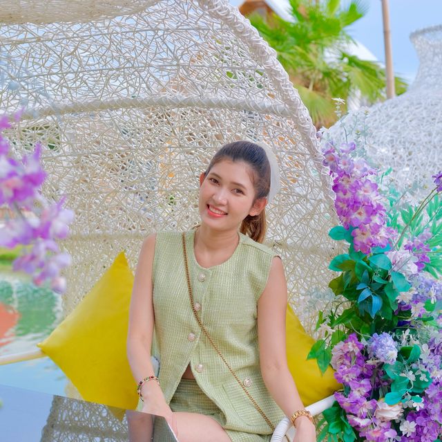 The Beach กลางกรุง คาเฟ่และร้านอาหารฟีลทะเล 