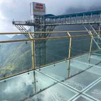 สะพานแก้วมังกรเมฆ (Glass Bridge Rong May)