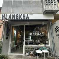 Hlangkha Hostel & Coffee stand
