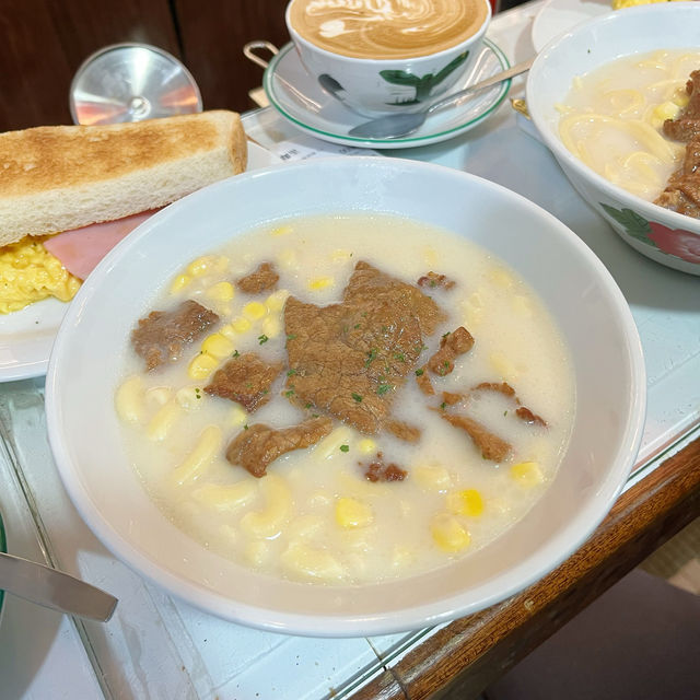 靚啡與茶記合體店🍜☕️