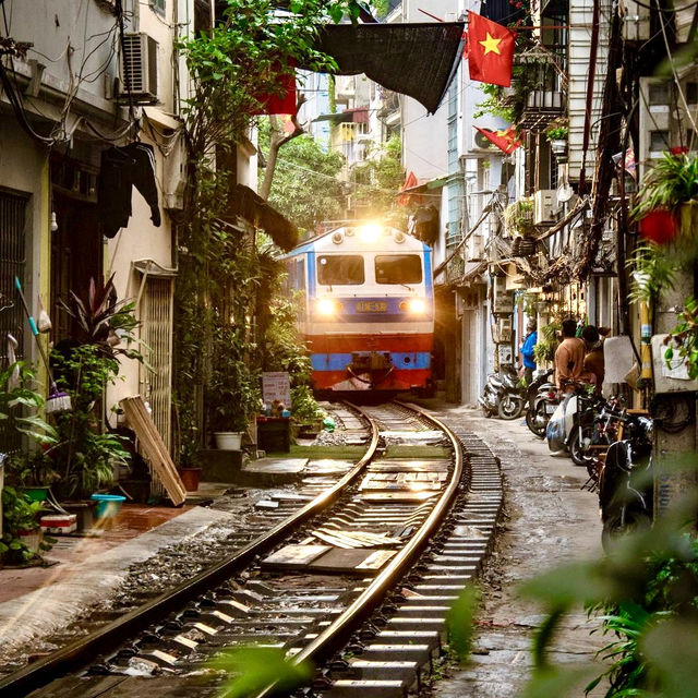 🤩 Discover Hanoi Train Street
