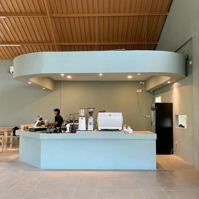 KAMARI COFFEE | COFFEE & SPACE HANG OUT