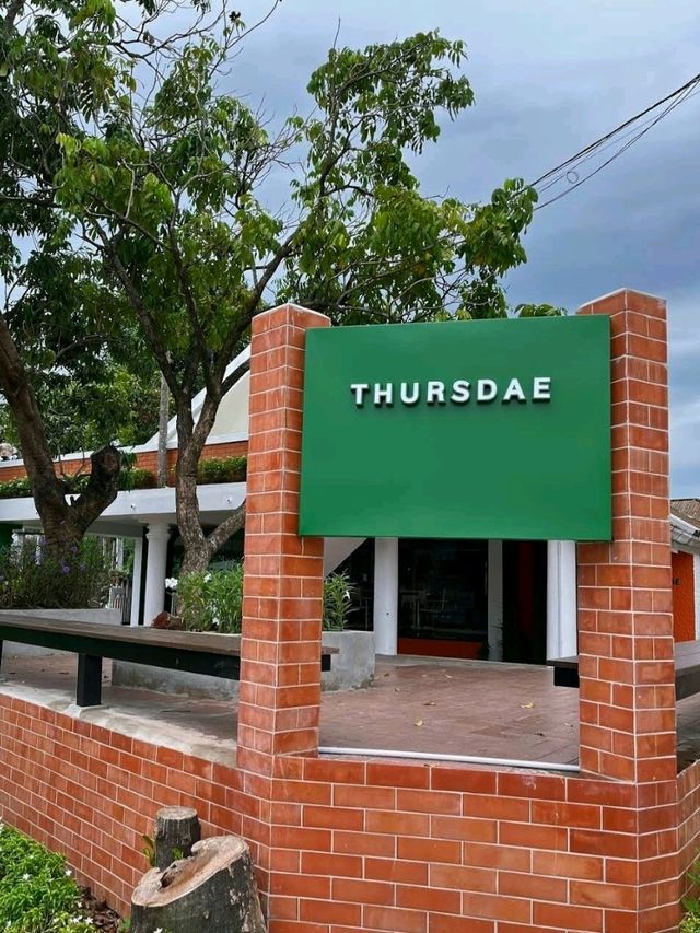 THURSDAE คาเฟ่ชาใต้ ย่านถนนสนามบิน - เชียงใหม่