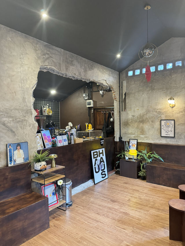 Black Dog Cafe 🐾