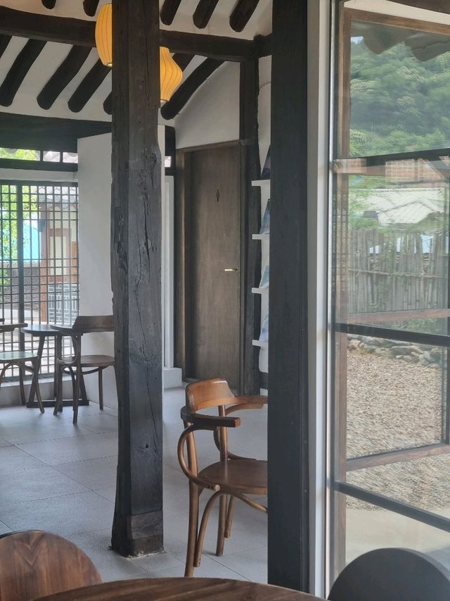 한옥 카페에서 즐가는 실내데이트