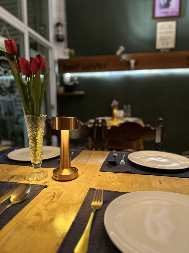 ร้านอาหารสกลนครฟรังซัวยากิ สเต็กเฮ้าส์ไทย-ฝรั่งเศส