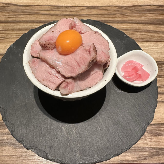 ˗ˏˋ 肉の旨みたっぷり🍗ランチ限定の魅力たっぷり丼🍚  ˎˊ˗