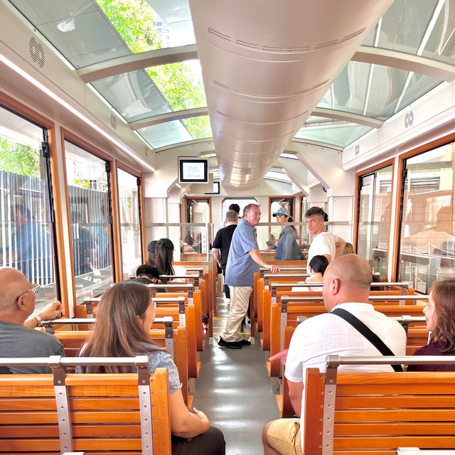 🚋 The Peak Tram Experience: the best way  to Victoria Peak