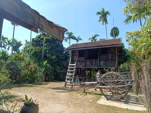 บ้านลุงโฮจิมินห์ จ.นครพนม