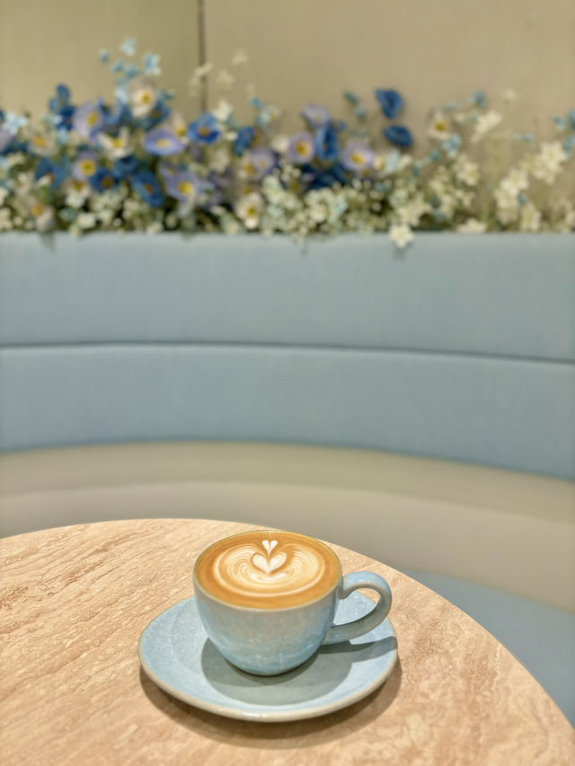 【灣仔】in:joi：淺藍色和白色為主調的優雅悠閒cafe