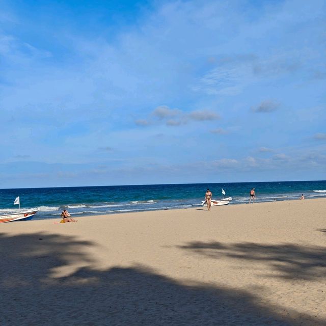 Trincomalee in Sri Lanka is a must if you like the bea h
