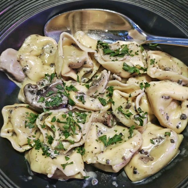 食過😋返尋味嘅🎛️音樂主題🍹酒吧餐廳