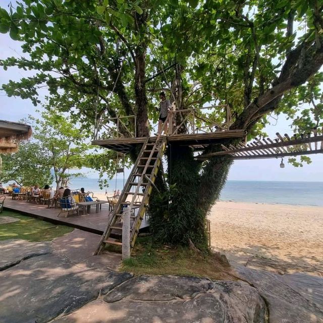 คาเฟ่ริมหาด Andalay Beach Bar & Cafe