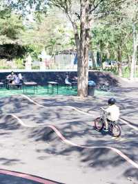 ปั่นจักรยานที่ Grandee Cafe’ & Skate Park 🚴🏻‍♂️