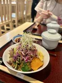 【中環】海言どんぶり専門店：精美的食材寶石盒，順時針品嚐每一款刺身