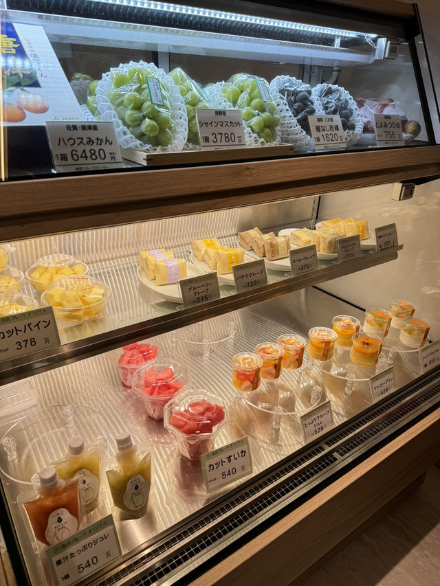 【福岡カフェ】旬のフルーツを使ったスイーツが食べられる老舗フルーツ店のカフェ✨