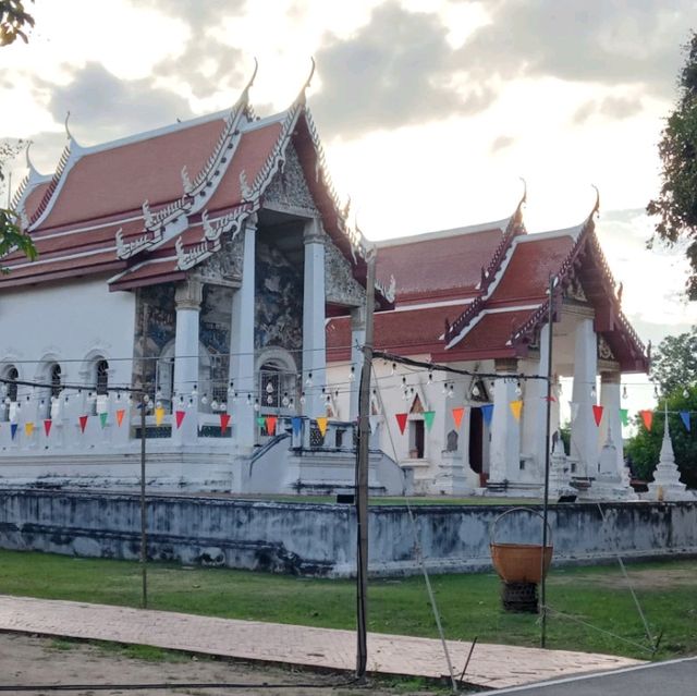 ชมวัดสวยริมน้ำสะแกรัง "วัดอุโปสถาราม"🌟