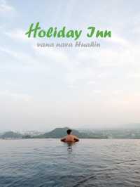 ว่ายน้ำชมวิวหัวหินสุดปังที่ Holiday Inn Hua Hin💦