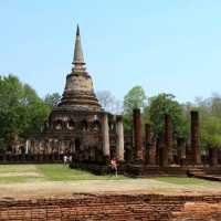 ชมเมืองโบราณ ที่อุทยานประวัติศาสตร์กำแพงเพชร