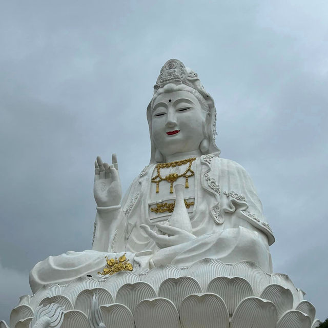 Unveiling the Splendor of Wat Huay Pla Kang