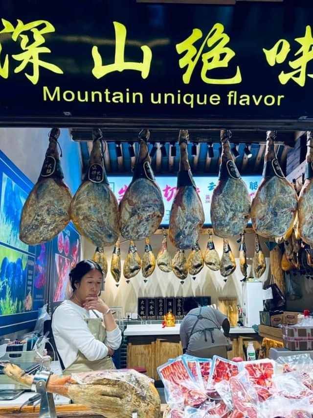 Wandering Through Dali Ancient City, China